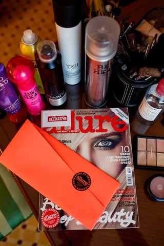 Ноябрьский номер Allure и приглашение на премию Best of Beauty.