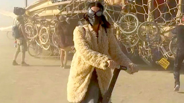 Кэти Перри не справилась с сигвеем на Burning Man
