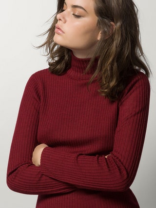 Massimo Dutti свитер в рубчик с высоким воротником 4590 руб.
