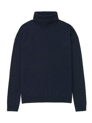 Uniqlo водолазка из экстратонкой шерсти мериноса 1999 руб.