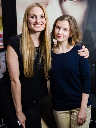 Ведущий визажист Nars Анна Прядка и директор отдела красоты Екатерина Данилова.