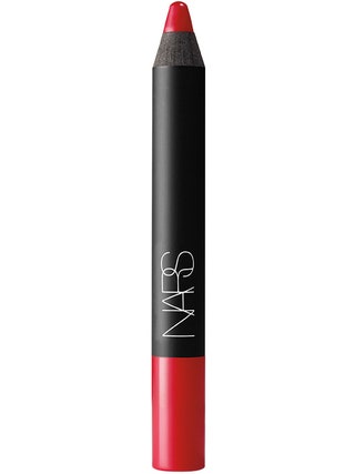 Карандаш для губ Velvet Matte Nars. Он не только поможет создать идеальный контур для губ но и заменит собой помаду. Все...
