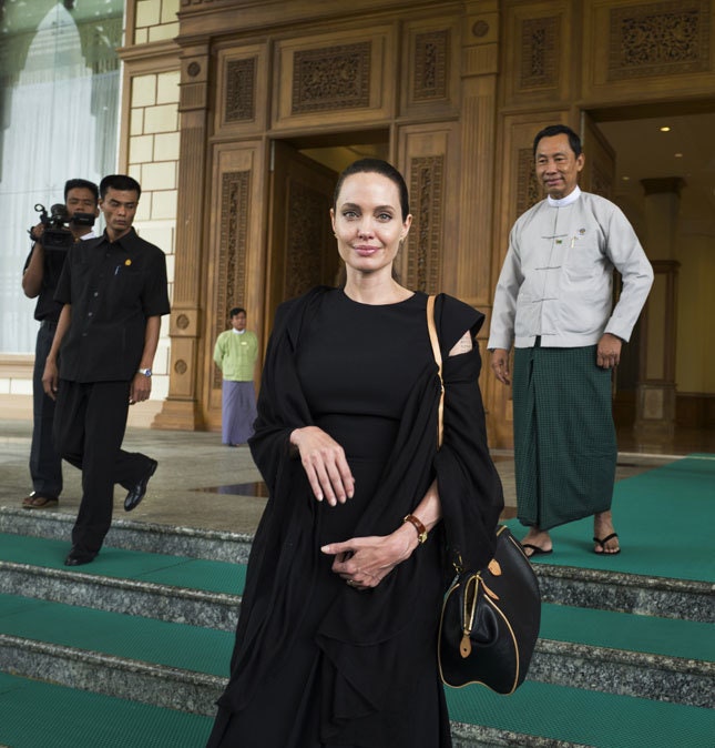 С миром пришла миссия Анджелины Джоли в Мьянме