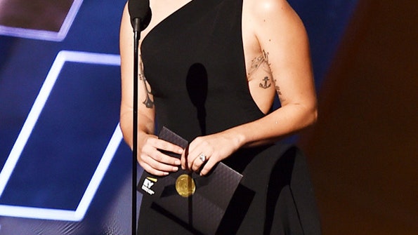 Три самых ярких образа Emmy Awards2015