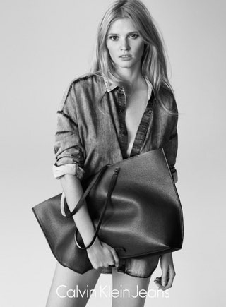 Лара Стоун для Calvin Klein Jeans лето 2015.