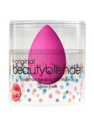 Спонж Beauty Blender. Спонж который кстати не содержит латекса изобрели в Голливуде визажисты Реа Энн Сильва и Вероника...