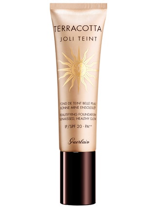 Тональное средство Terracotta Joli Teint Guerlain.