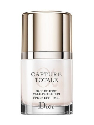 Основа под макияж Capture Totale SPF 15 Dior.
