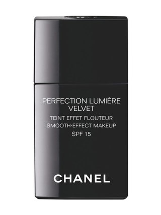 Тональное средство Perfection Lumière Velvet SPF 15 Chanel.