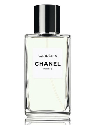 Парфюмированная водаспрей Gardenia Chanel.