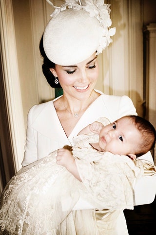 Герцогиня Кейт Миддлтон с дочерью Шарлоттой.