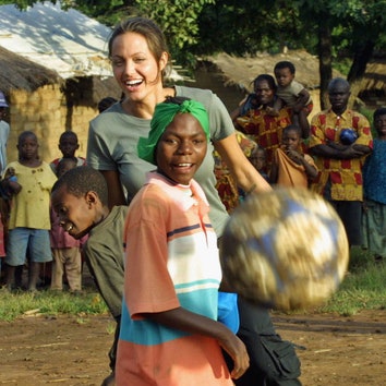 «Принимайте рискованные решения, совершайте ошибки»: краткий курс счастливой жизни от Анджелины Джоли