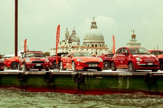 Автомобили тура в Венеции