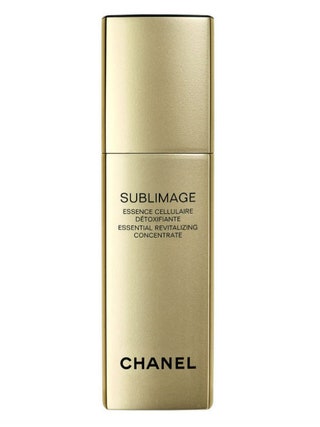 Концентрат для обновления кожи лица шеи и зоны декольте Essential Revitalizing Concentrate Sublimage Chanel.
