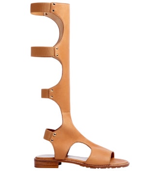 Кожаные сандалии 33 500 руб.  Stuart Weitzman.