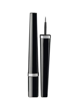 Интенсивная жидкая подводка для глаз Ligne Extreme Chanel.