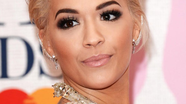 Образ дня Рита Ора на церемонии вручения наград BRIT Awards 2015