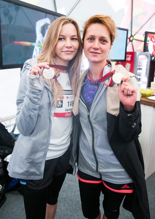 Светлана Устинова и Виктория Исакова