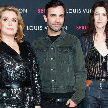 Series 2: Шарлотта Генсбур, Катрин Денев и другие на открытии выставки Louis Vuitton