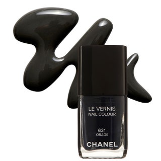 Лак для ногтей Le Vernis 631 Orage 1473 руб. Chanel.
