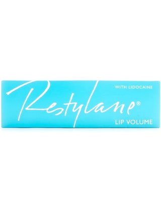 Блеск для губ Restylane.