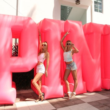 Розовые грезы: «ангелы» на празднике Victoria’s Secret Pink в Майами