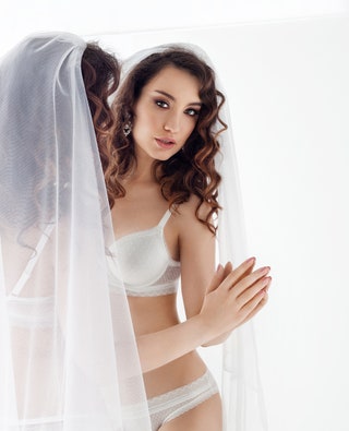 Виктория Дайнеко и Дмитрий Клейман в рекламной кампании свадебной коллекция нижнего белья «Бюстье»