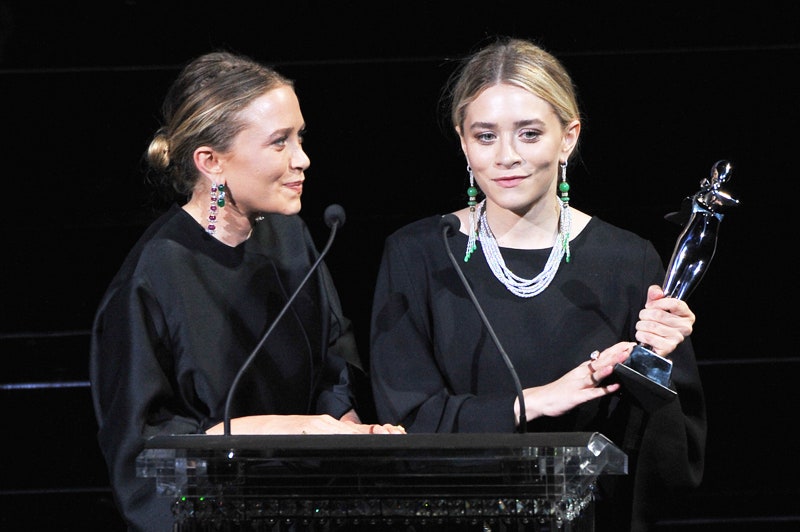 МэриКейт и Эшли Олсен на вручении наград CFDA 2014 в НьюЙорке 2 июня 2014 года
