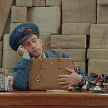 The Postman Dreams: серия юмористических короткометражек Prada