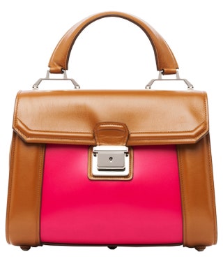 Кожаная ­сумка 80thinsp000 руб. Miu Miu.