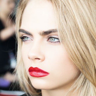Кара Делевинь объявлена официальным лицом Yves Saint Laurent Beauty