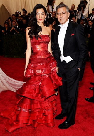 Амаль Клуни в Maison Margiela Couture и Джордж Клуни