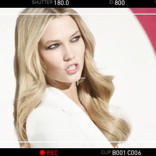 L'Oreal Paris Карли Клосс.