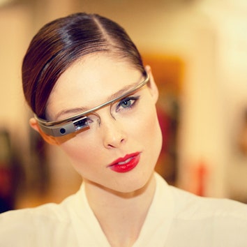 До чего дошел прогресс: персональные уроки макияжа Yves Saint Laurent Beauté и Google Glass