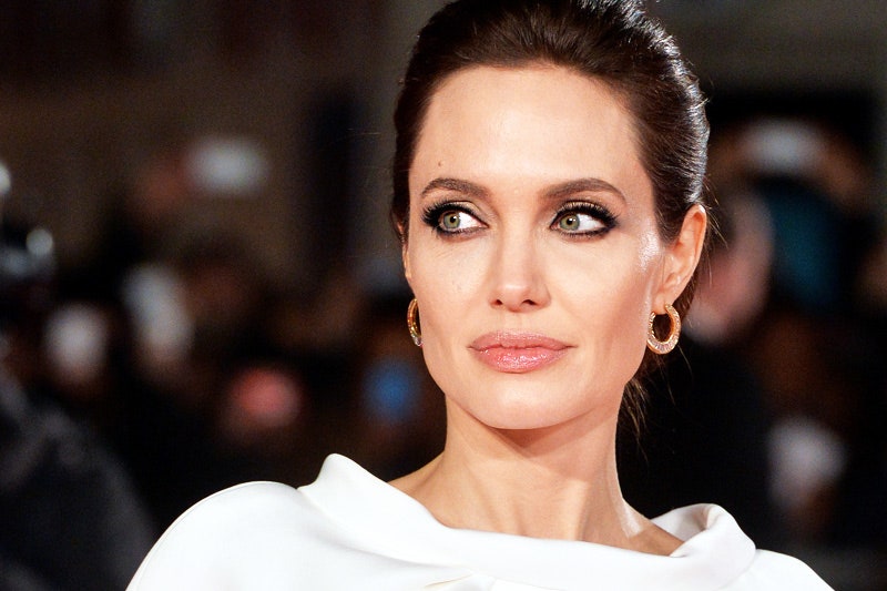 Анджелина Джоли на премьере фильма «Несломленный» ее третьей режиссерской работы | Allure