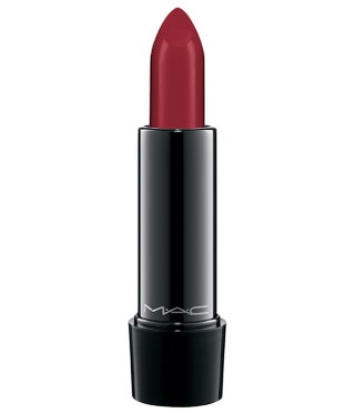 Помада  Ultimate Lipstick Dangerously Chic 1100 руб. M.A.C.