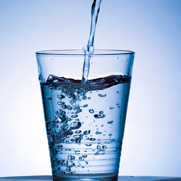 Эксперимент Allure: как выпивать 2 литра воды в день