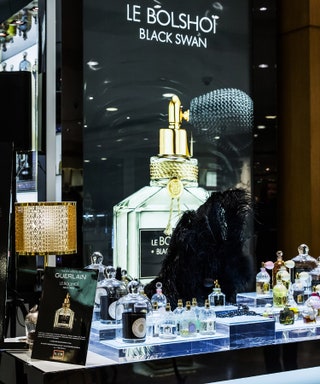 Парфюмерный  корнер Guerlain в ЦУМЕ. Раньше я приходила сюда вдыхать свой любимый самый ванильный на свете аромат...
