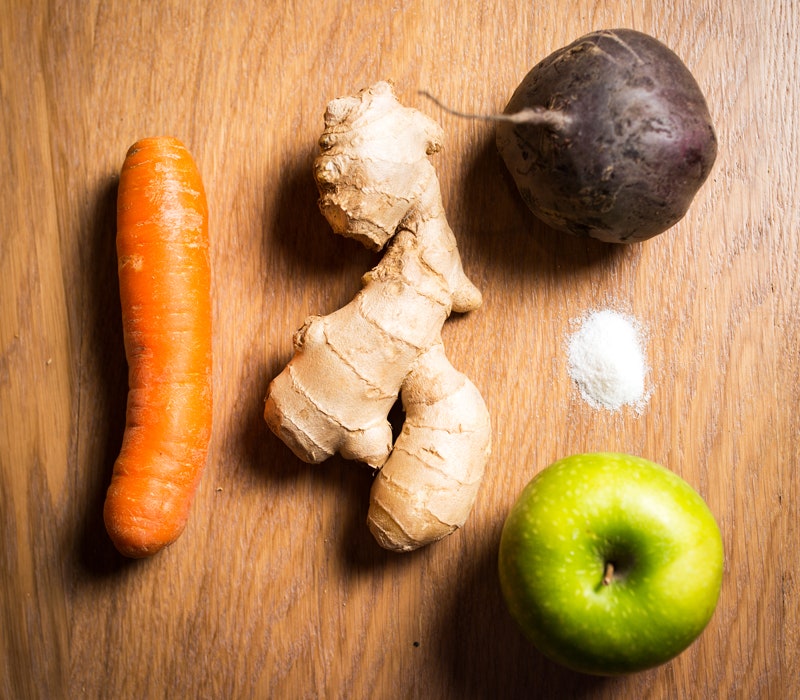 Рецепт смузи из моркови свеклы яблока и имбиря напиток для иммунитета | Allure