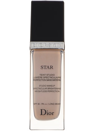 Тональный крем DiorSkin Nude Fluide Foundation SPF 15 Dior 2600 рублей. Легкий тающий на коже тональный крем. Он дает...