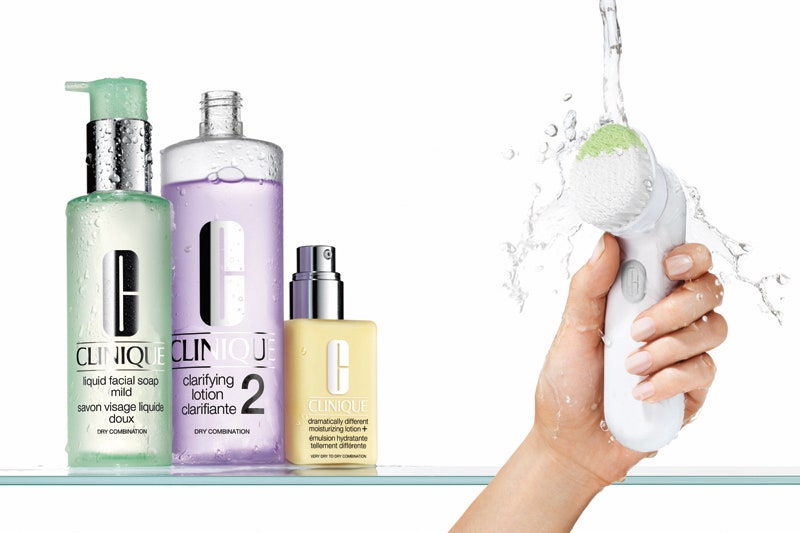 Цена Sonic System Purifying Cleansing Brush от Clinique 6499 рублей насадка  1090 рублей