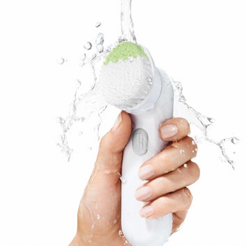 Новая очищающая щетка для лица Sonic System Purifying Cleansing Brush от Clinique