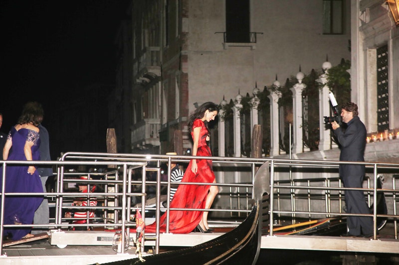 Джордж Клуни и Амаль Аламуддин свадебные фото с церемонии в Венеции | Allure