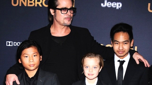 Примерный муж Брэд Питт с детьми на премьере «Несломленного» в Голливуде
