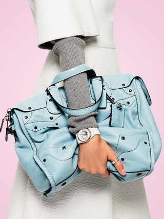 Сумка 20thinsp500 руб. Coach водолазка 5000 руб. DKNY Jeans платье 32thinsp000 руб. Christian Siriano часы...