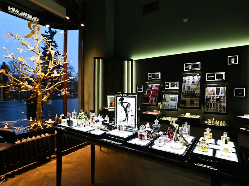 Пространство Guerlain в бутике Rivoli