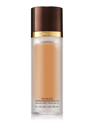 Тональный крем  Traceless Perfecting Foundation SPF15.