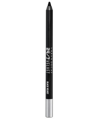 Urban Decay карандаши для глаз 247 Velvet Black Velvet Plushie 1000 руб. Кремовый карандаш со стойкой формулой  выдержит...