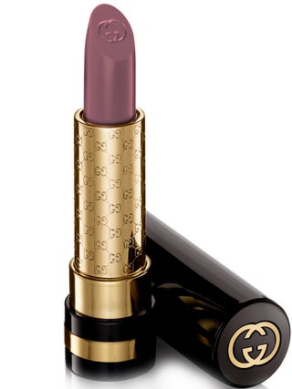Увлажняющая помада для губ Luxurious Moisturerich Lipstick 2180 рублей.