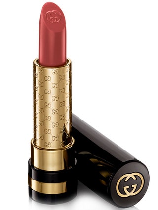 Насыщенная помада для губ Audacious ColorIntense Lipstick 2180 рублей.